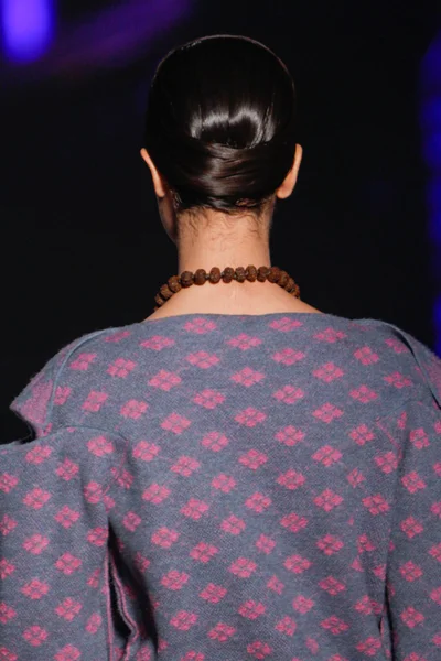Look 13